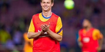 Man Utd transfer round-up: Erik ten Hag’s new priority as Frenkie de Jong deal ‘close’