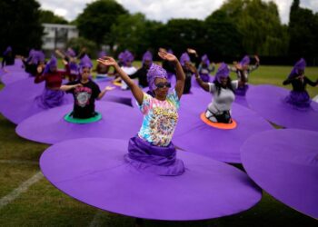 Pageant Participants in Queen’s Jubilee Celebrate Diverse UK