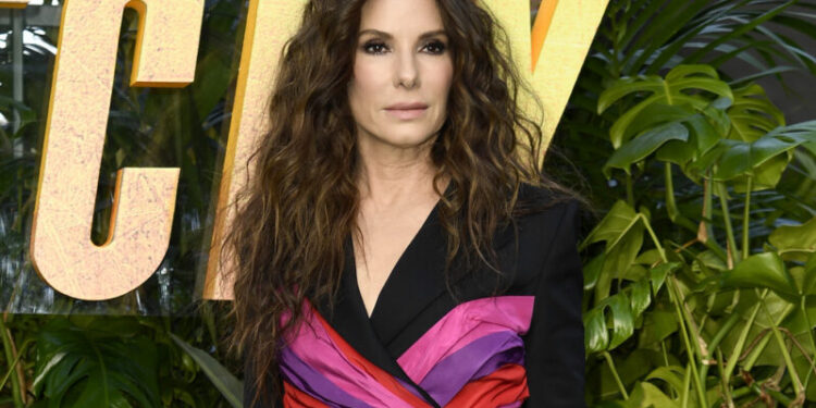 Sketchy Source Claims Sandra Bullock Supposedly Living Separate Life From Partner