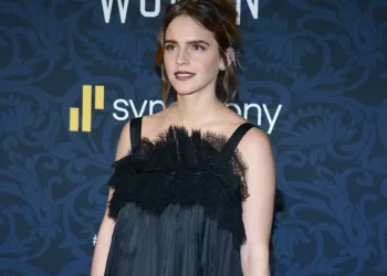 Gospel singer Kim Burrell faces backlash over ‘broke’ and ‘ugly’ church comments